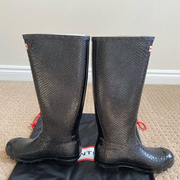 💥HP💥 Hunter Snake-Embossed Tall Rain Boots - Picture 4 of 7